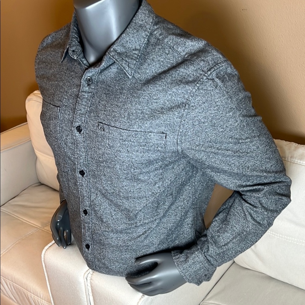 Men’s Calvin Klein Gray Casual Button Down Shirt Size Large - Picture 3 of 12